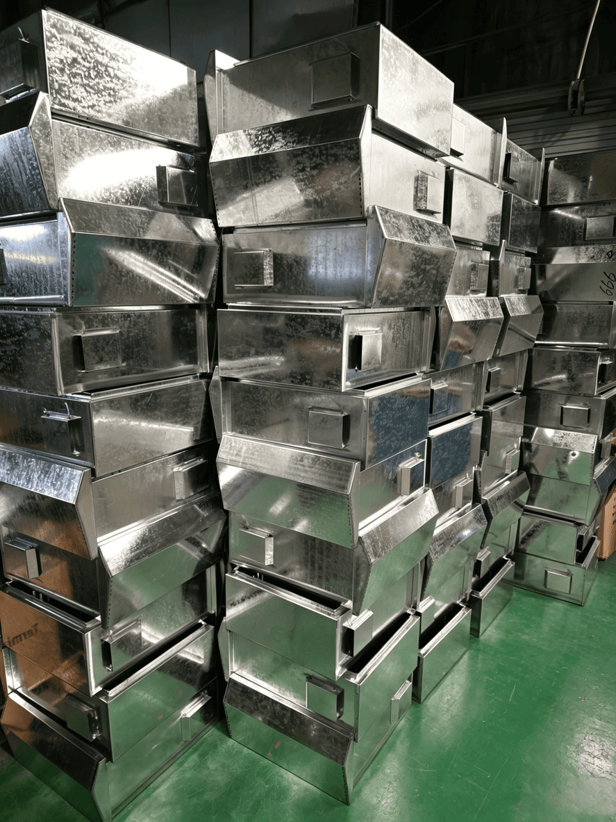 Saka lembaran Galvanis menyang Kothak Rampung: Foto Nyata Bengkel Logam Lembaran Ouyue Electric, ngungkapake proses perakitan kothak distribusi Stainless steel sadurunge uyuh
