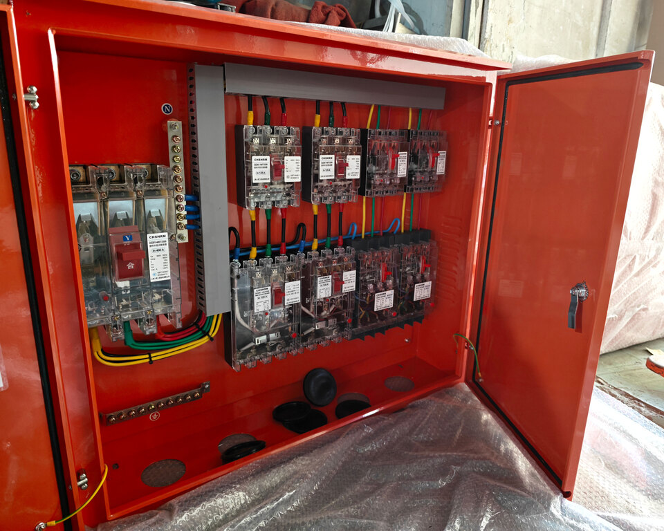 Kanthi pemanasan infrastruktur global, kepiye standar distribusi daya kanggo situs konstruksi bisa tetep? Ouyue Electric wis dibukak pangayoman dhuwur Stainless Steel Outdoor Kiwa lan Kanan Double-Door Box